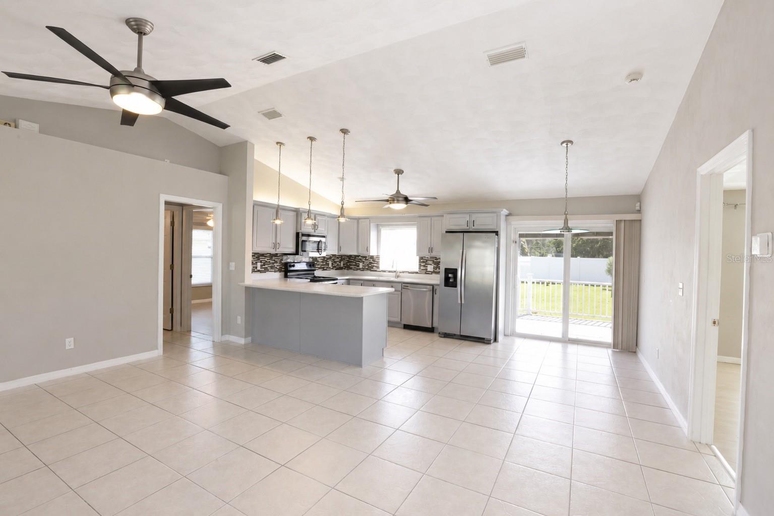 4 SEVERN COURT