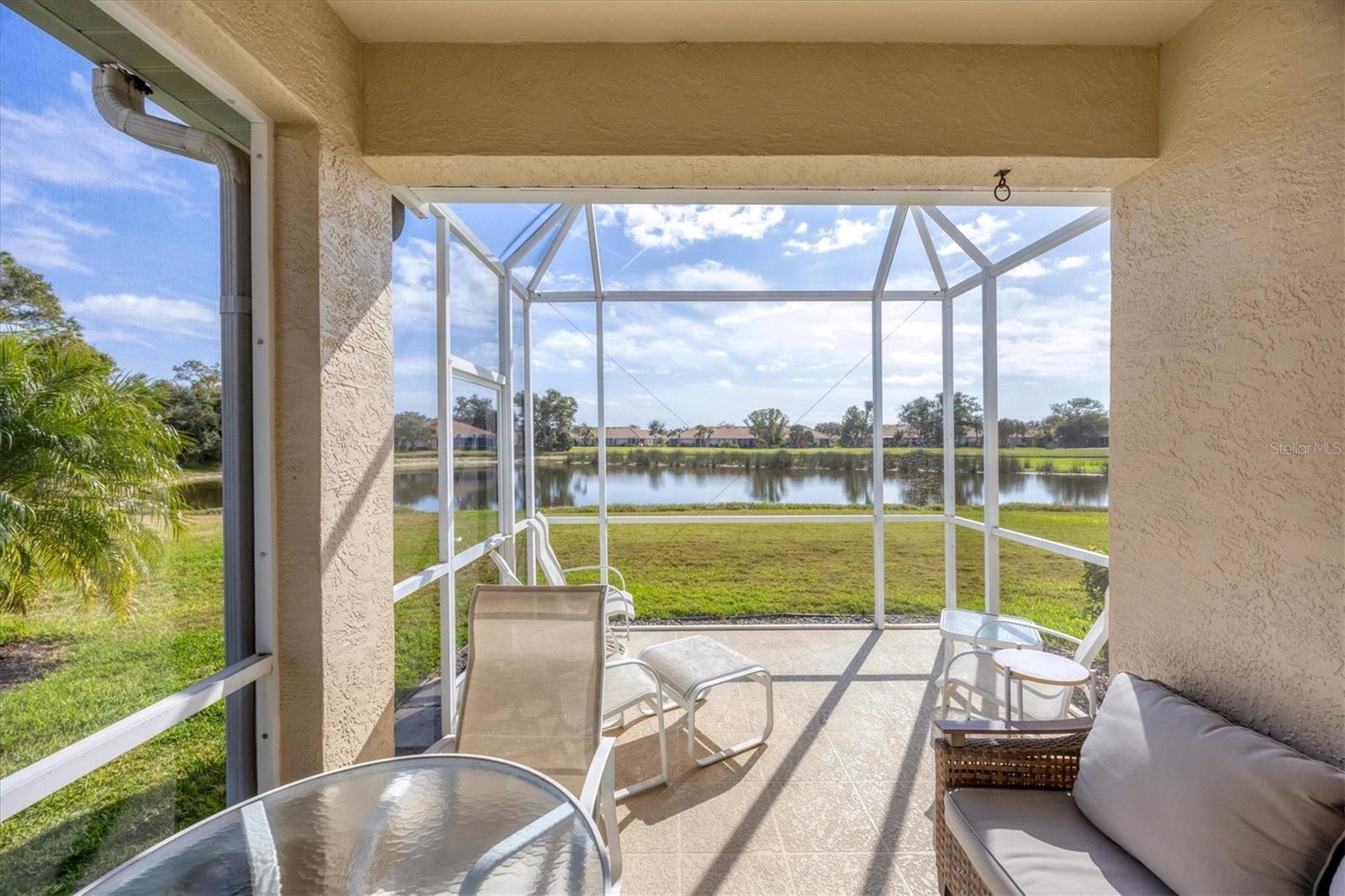 PELICAN POINTE GOLF & COUNTRY CLUB - Residential