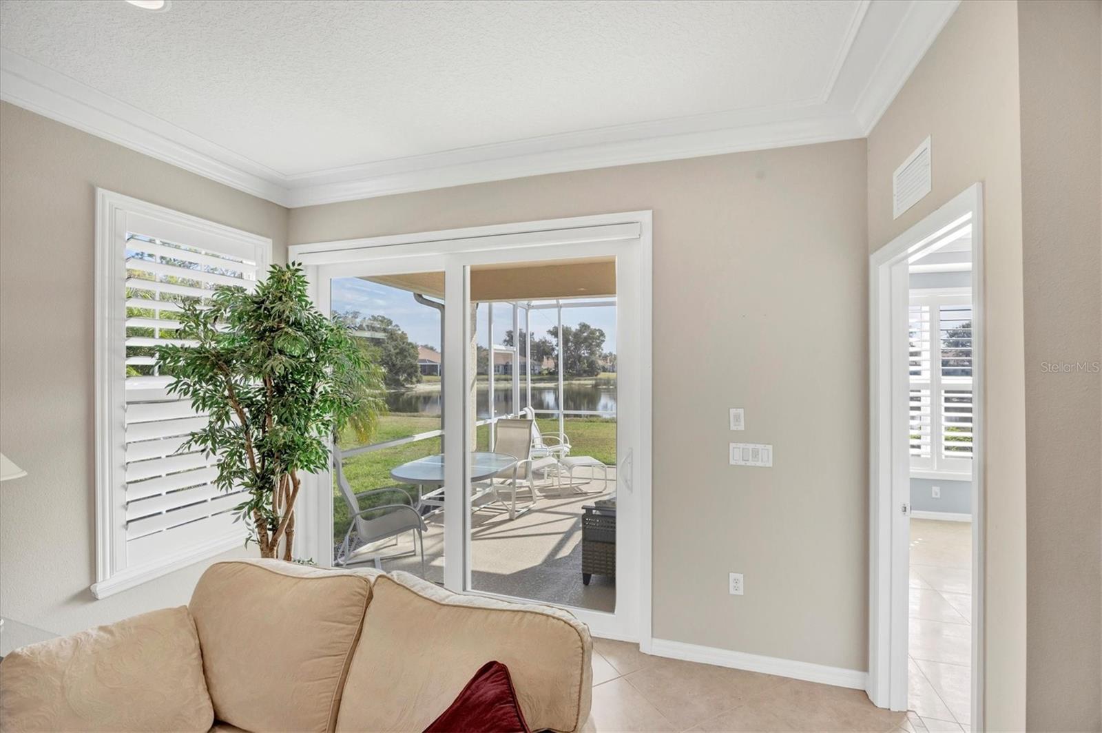 PELICAN POINTE GOLF & COUNTRY CLUB - Residential