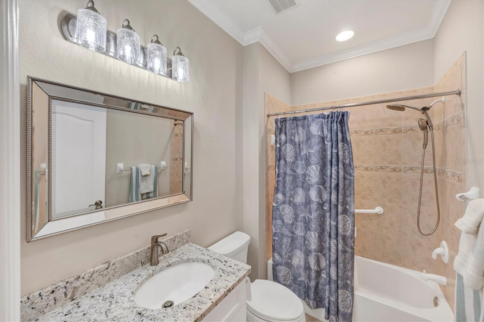 PELICAN POINTE GOLF & COUNTRY CLUB - Residential