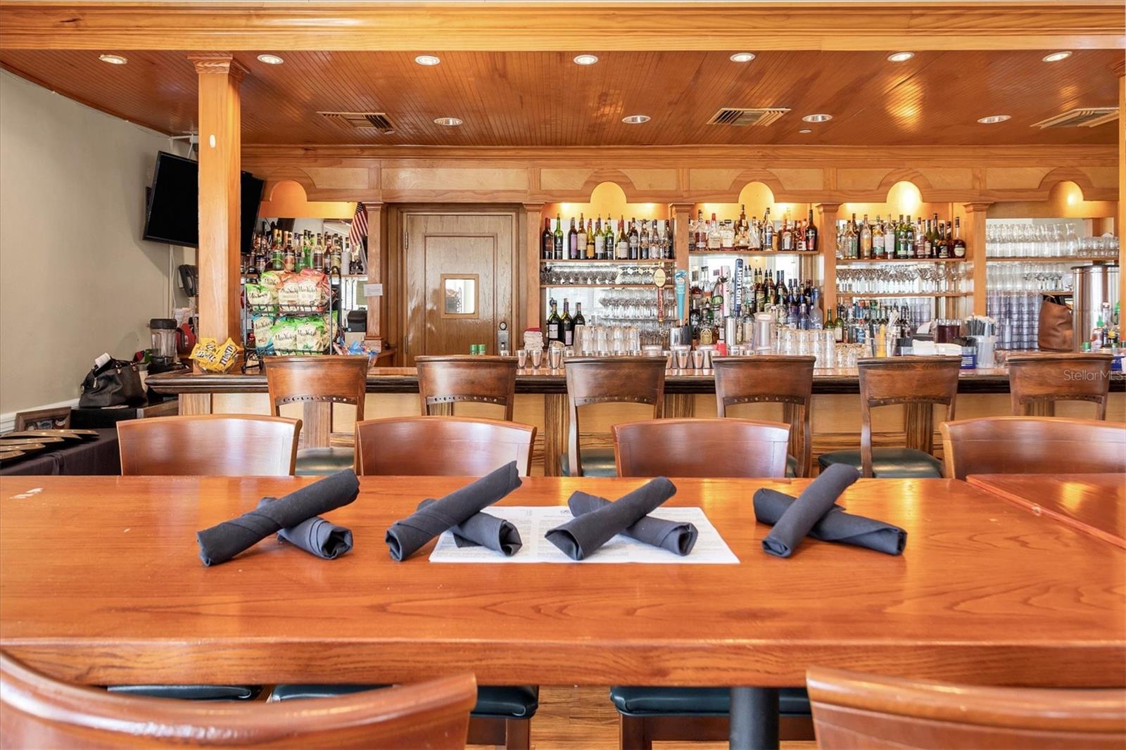 PELICAN POINTE GOLF & COUNTRY CLUB - Residential