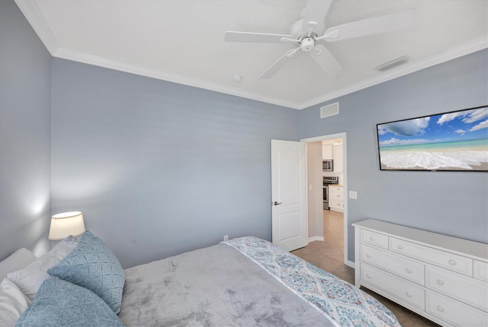 PELICAN POINTE GOLF & COUNTRY CLUB - Residential