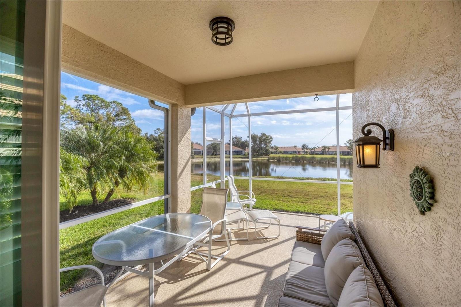 PELICAN POINTE GOLF & COUNTRY CLUB - Residential