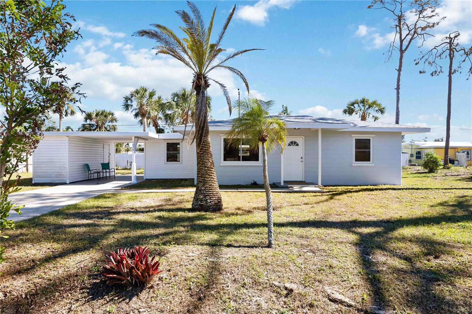 1075 FALCON ROAD