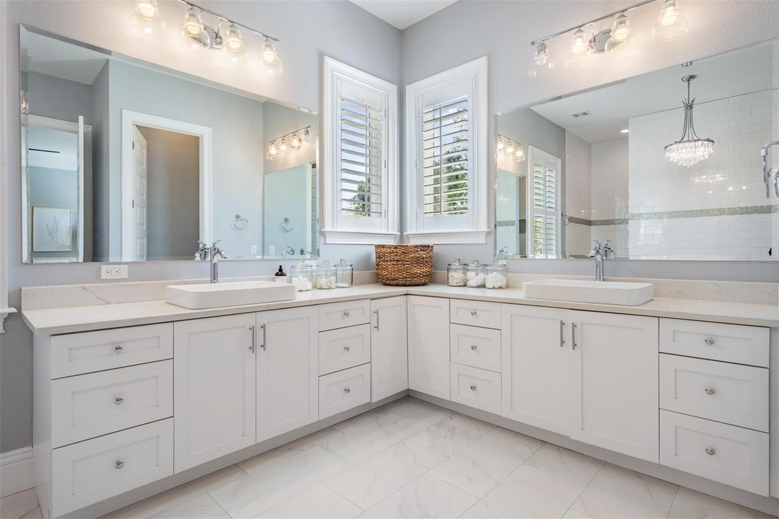 DAVIS ISLANDS PB10 PG52 TO 57 - Residential