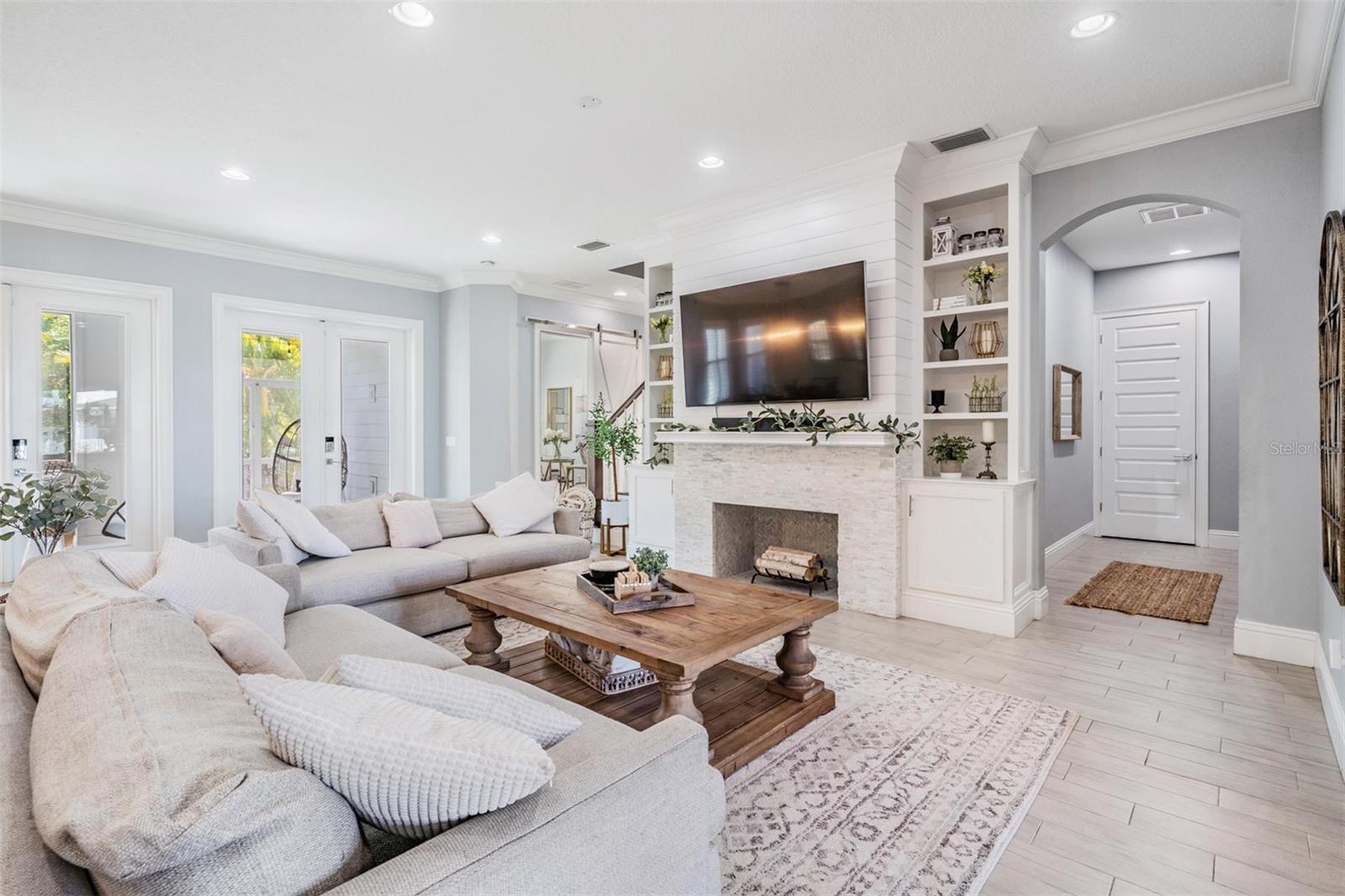 DAVIS ISLANDS PB10 PG52 TO 57 - Residential