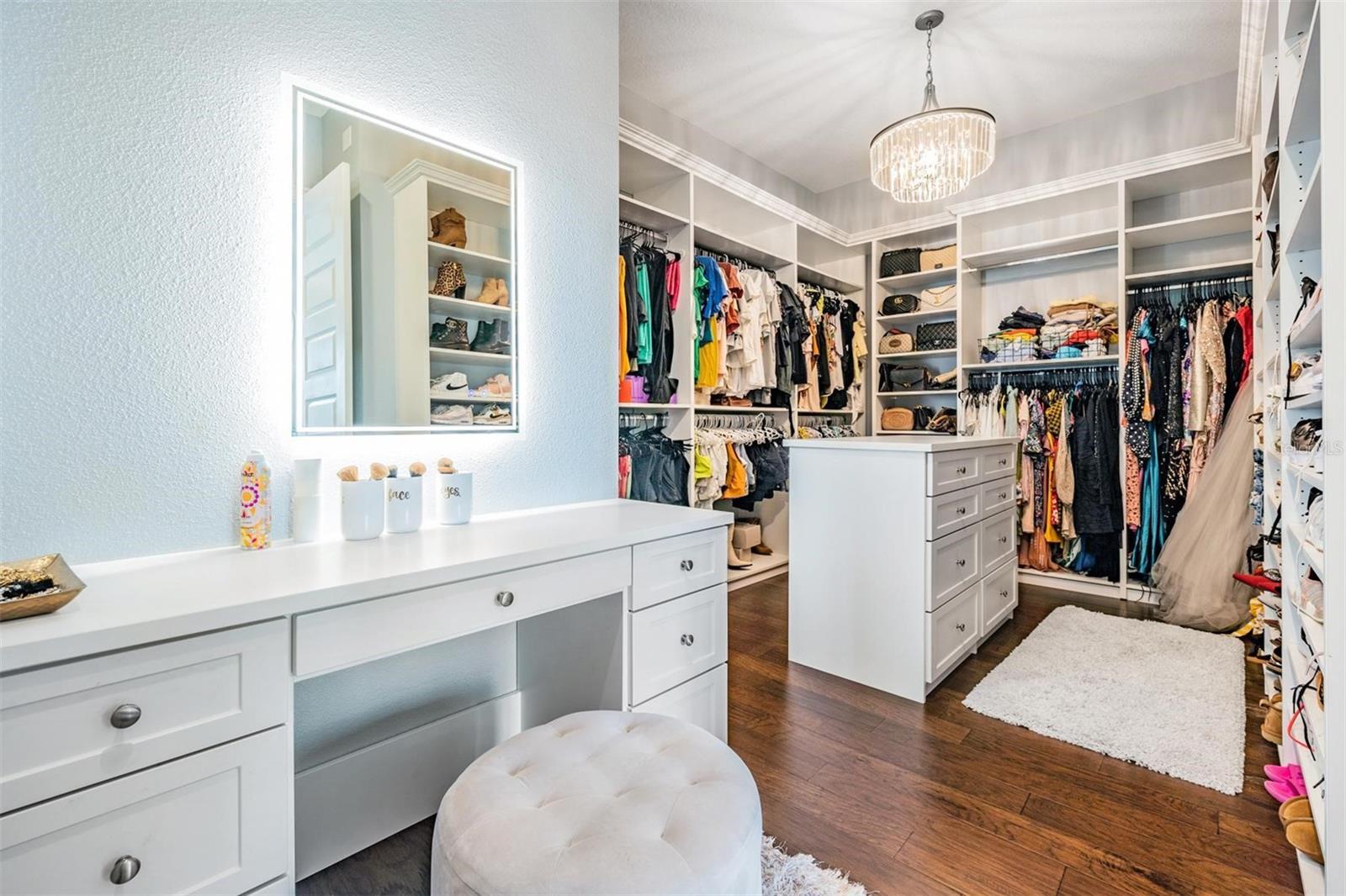 DAVIS ISLANDS PB10 PG52 TO 57 - Residential