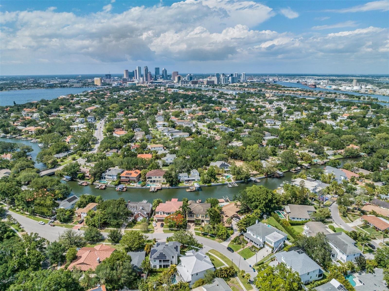 DAVIS ISLANDS PB10 PG52 TO 57 - Residential