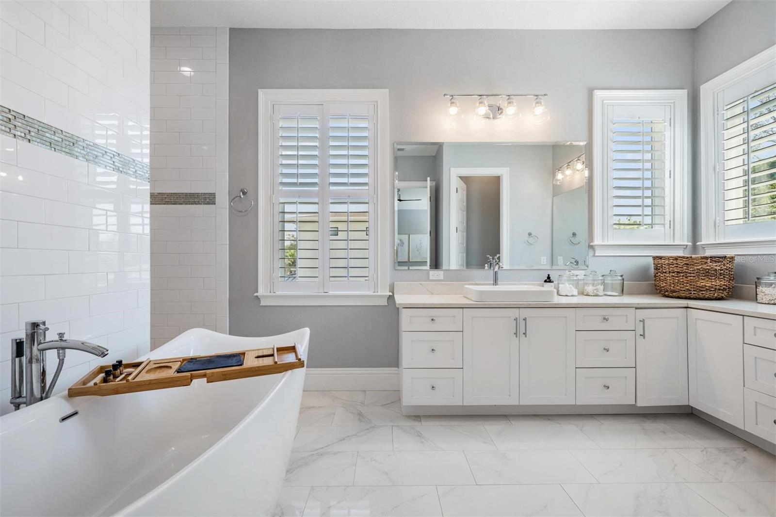 DAVIS ISLANDS PB10 PG52 TO 57 - Residential