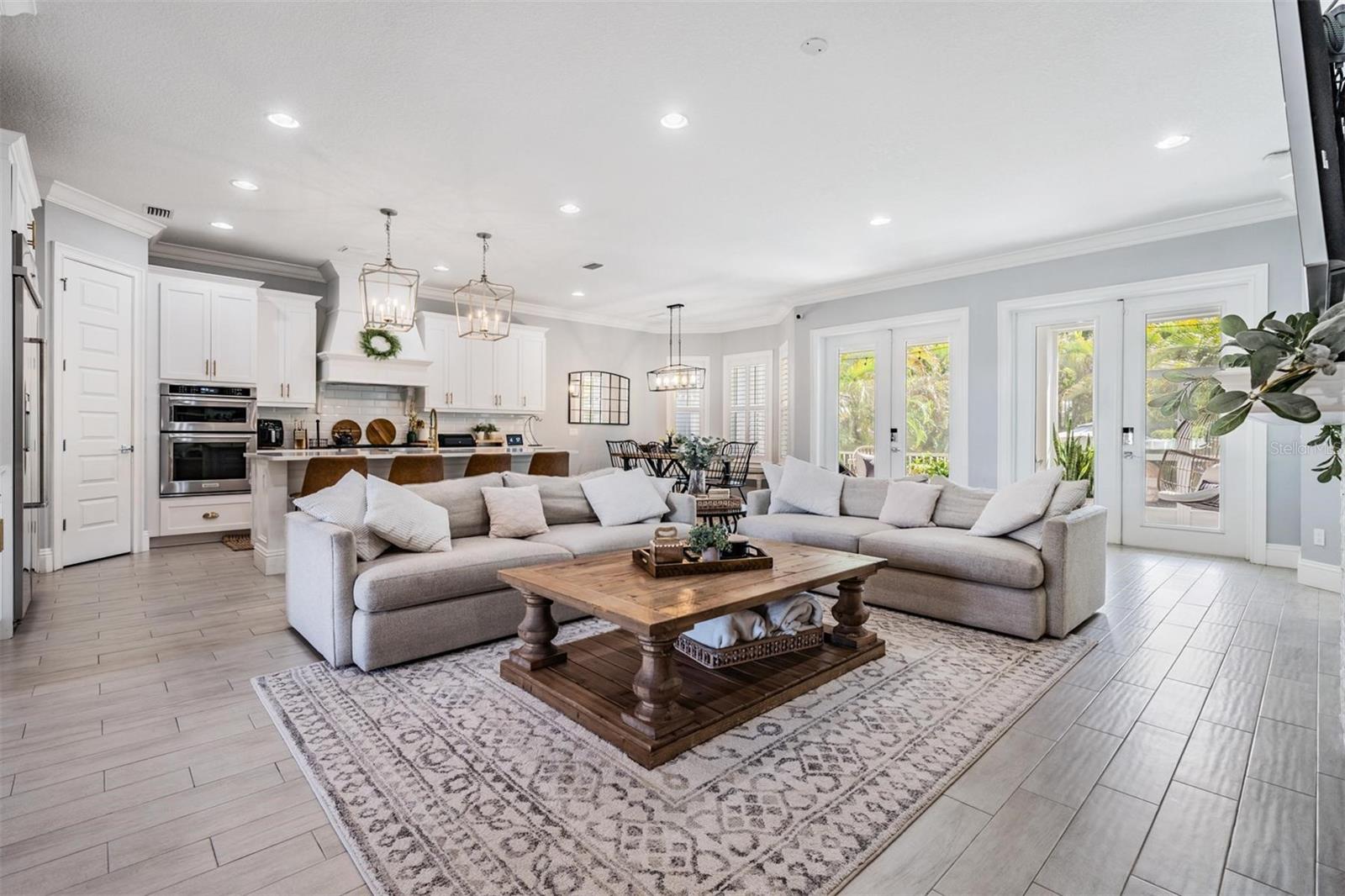 DAVIS ISLANDS PB10 PG52 TO 57 - Residential