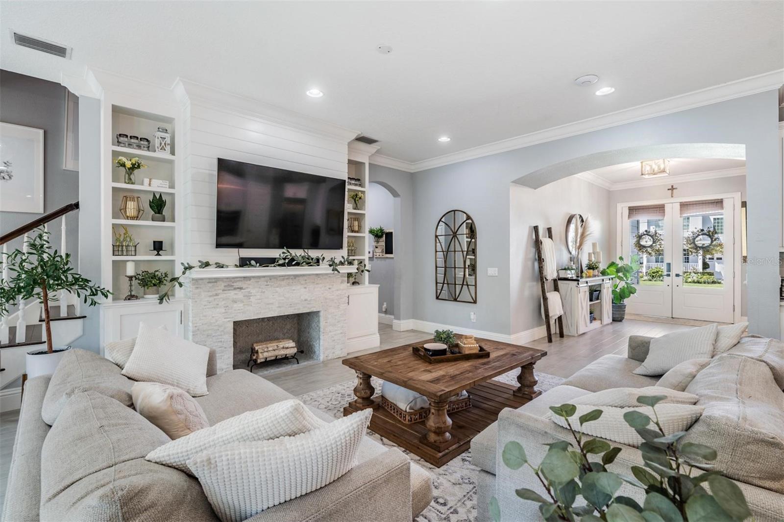 DAVIS ISLANDS PB10 PG52 TO 57 - Residential