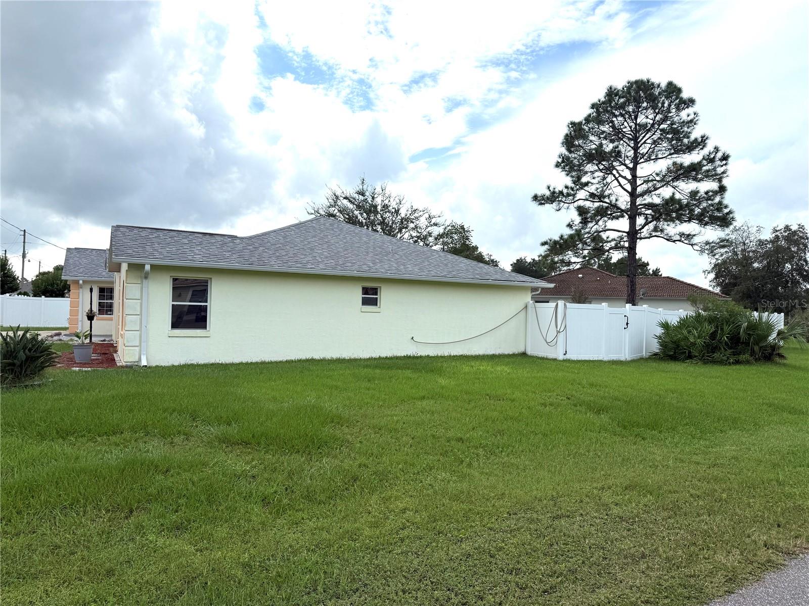 72 PRATTWOOD LANE