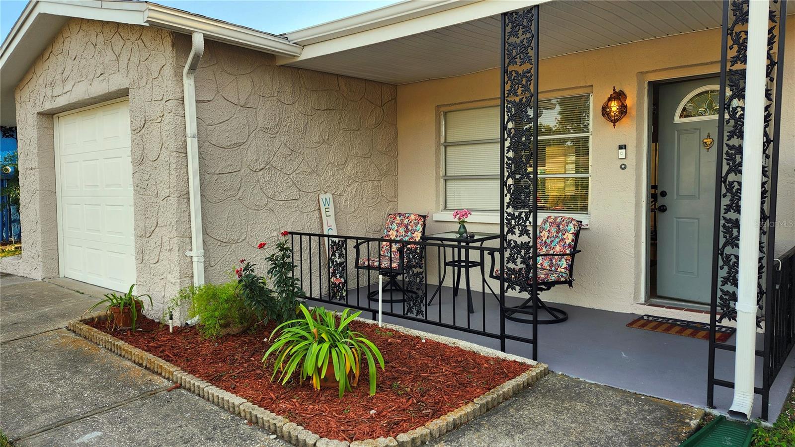 9709 LAKESIDE LANE