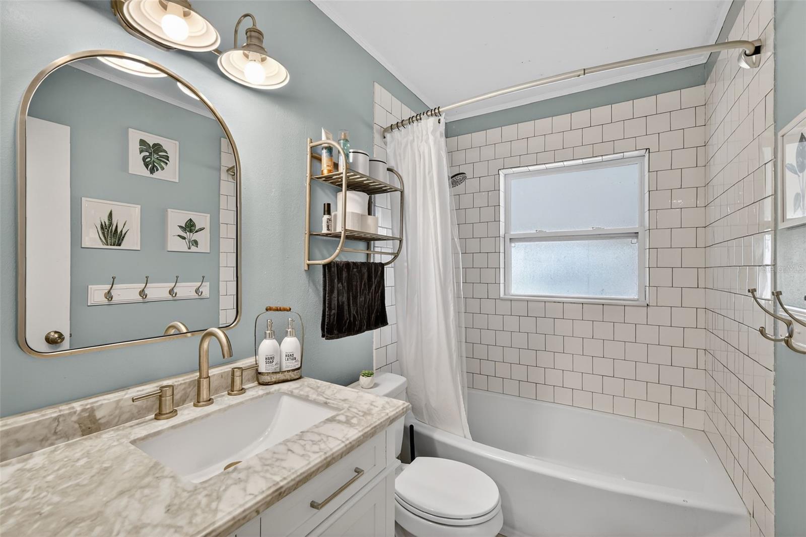 WHISPERING PINES - Residential