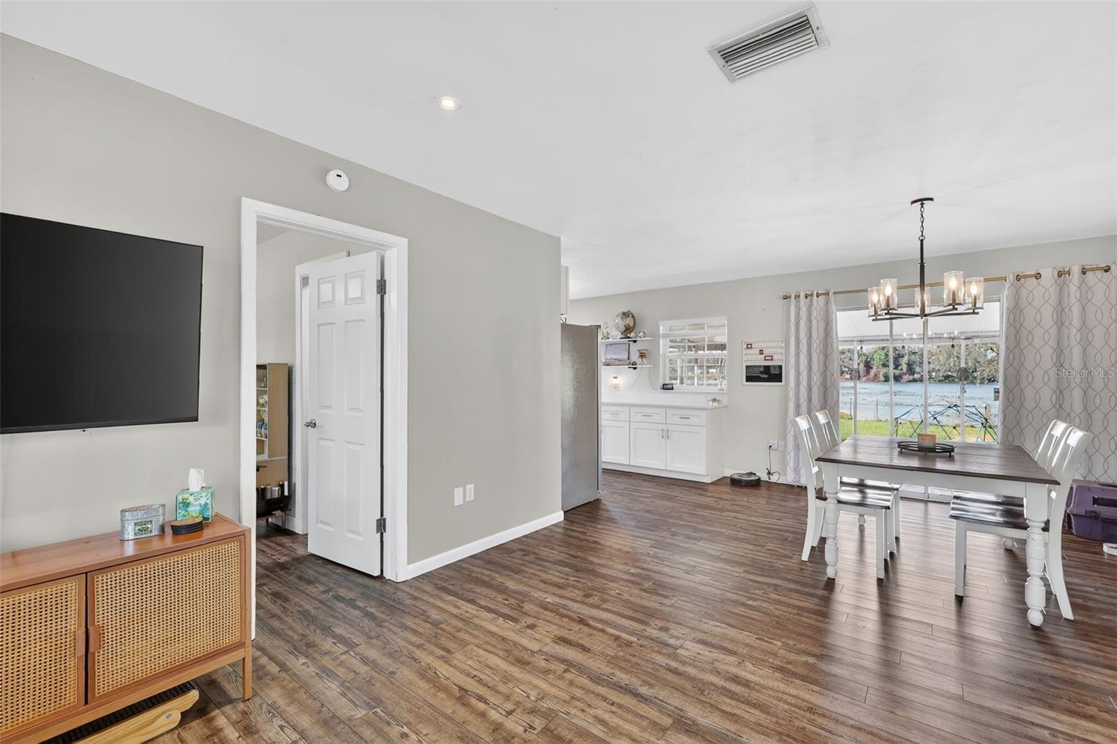 WHISPERING PINES - Residential