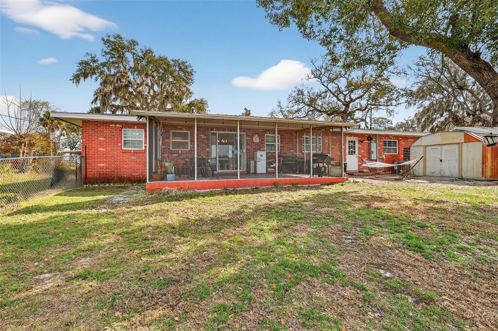 WHISPERING PINES - Residential