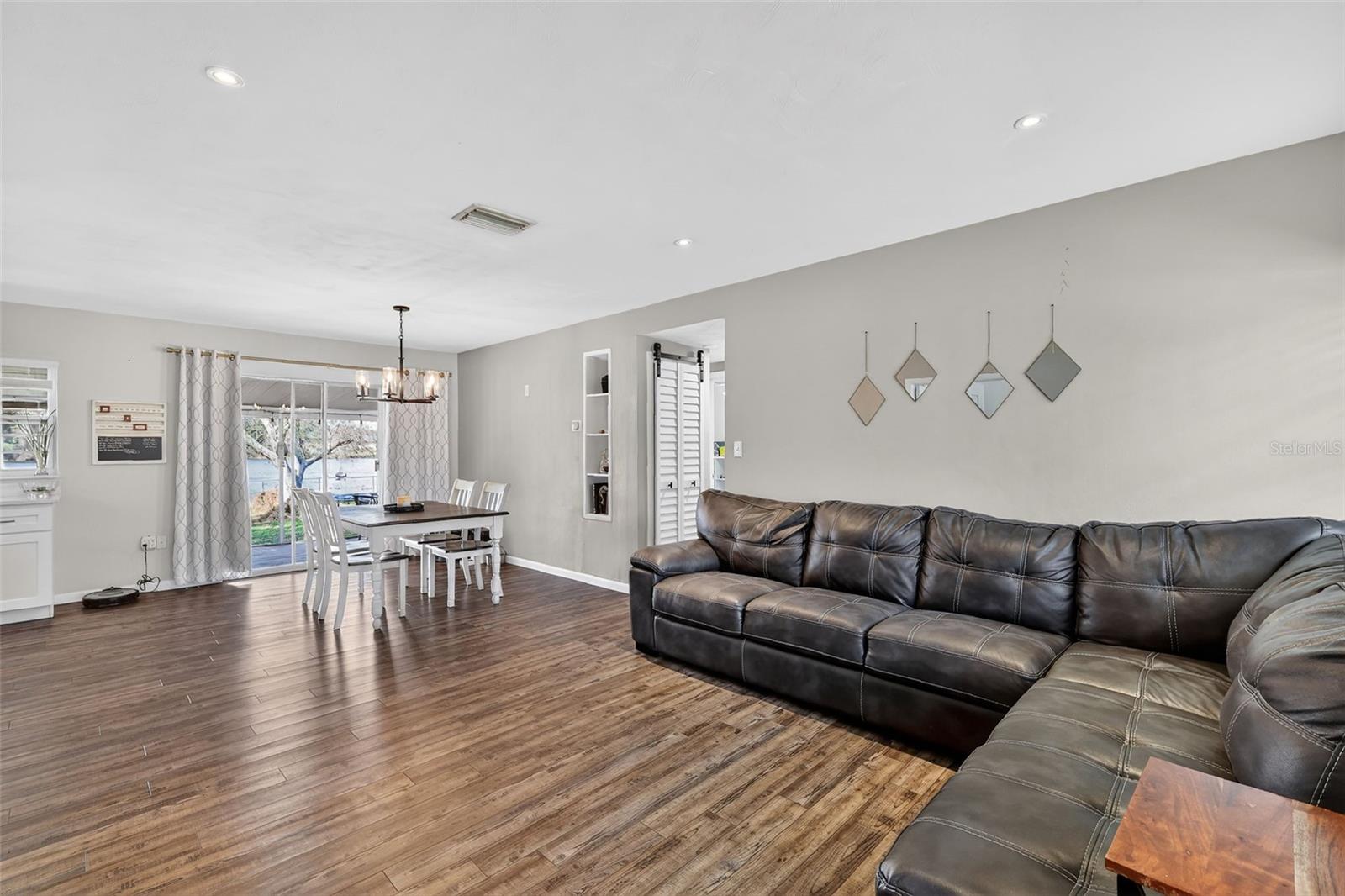 WHISPERING PINES - Residential