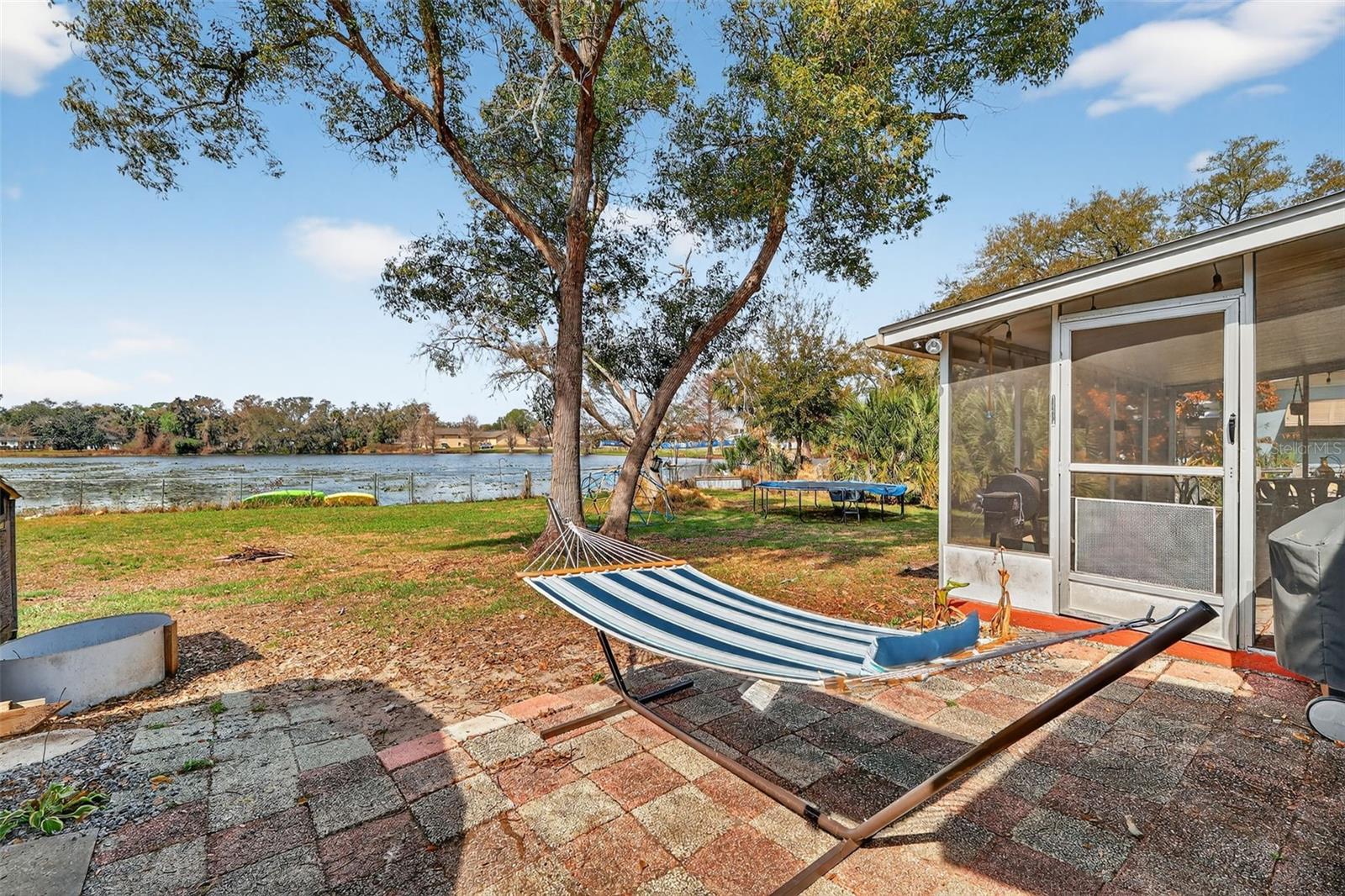 WHISPERING PINES - Residential