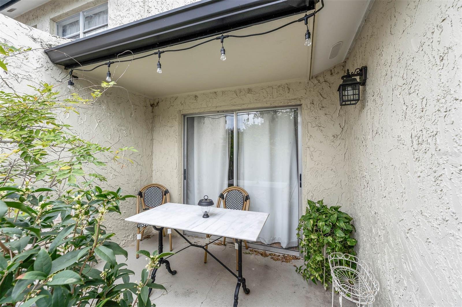 PARK LAKE GROVE CONDO PH B - Residential