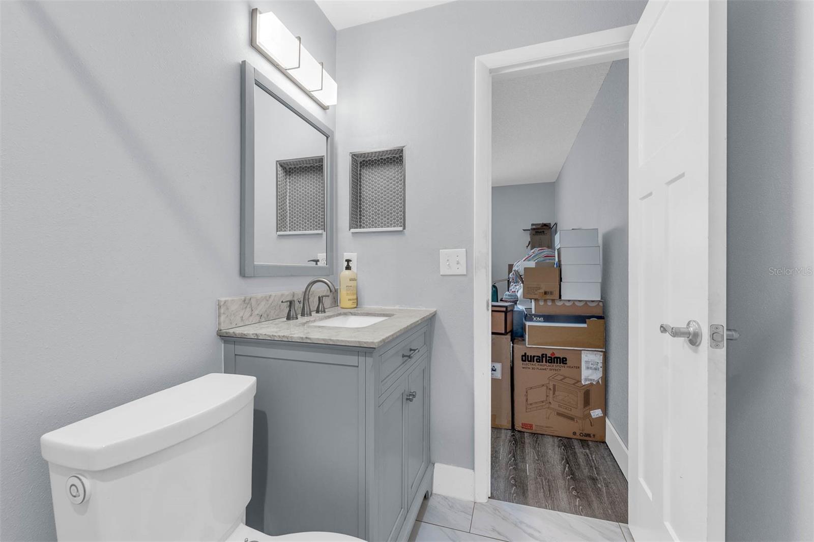 PARK LAKE GROVE CONDO PH B - Residential