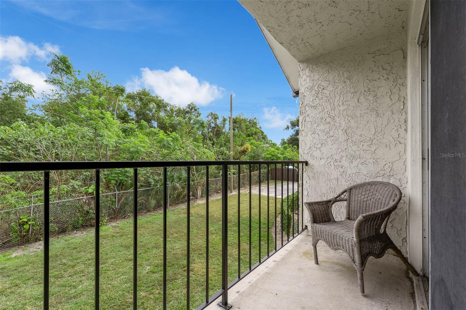 PARK LAKE GROVE CONDO PH B - Residential