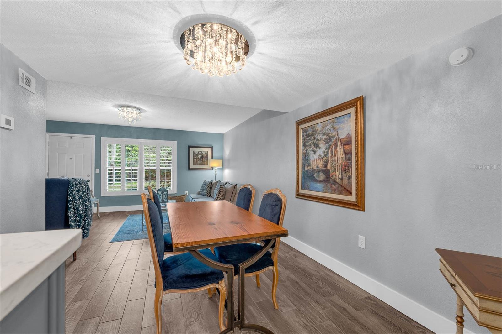 PARK LAKE GROVE CONDO PH B - Residential