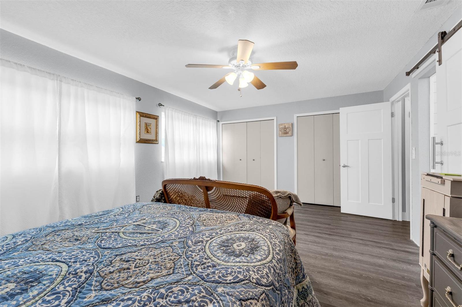 PARK LAKE GROVE CONDO PH B - Residential