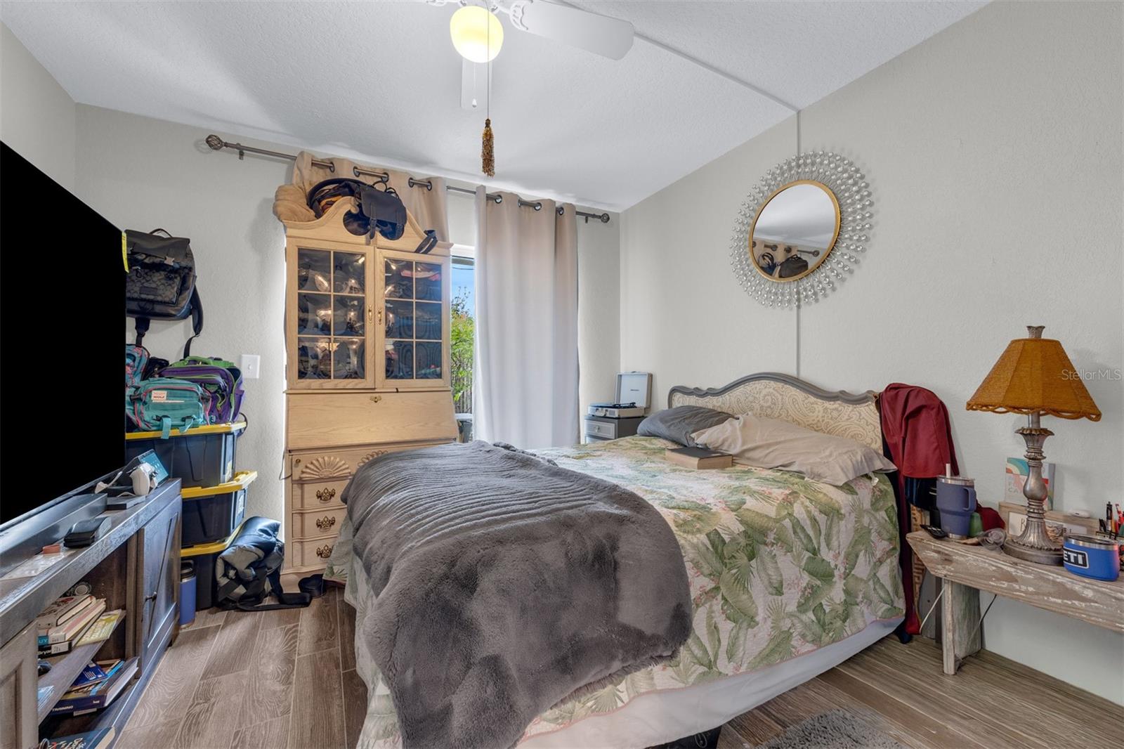 PARK LAKE GROVE CONDO PH B - Residential