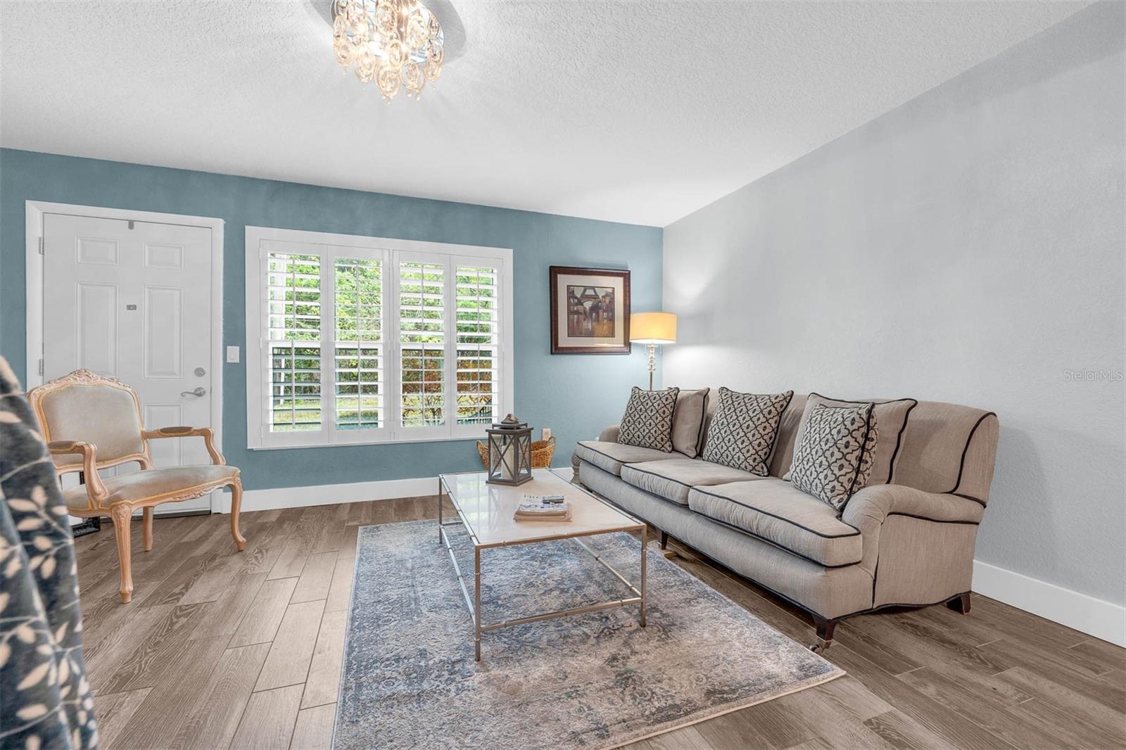 PARK LAKE GROVE CONDO PH B - Residential