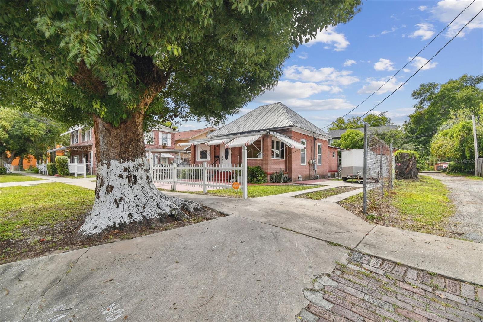 MUNRO & MC INTOSHS ADD - Residential Income