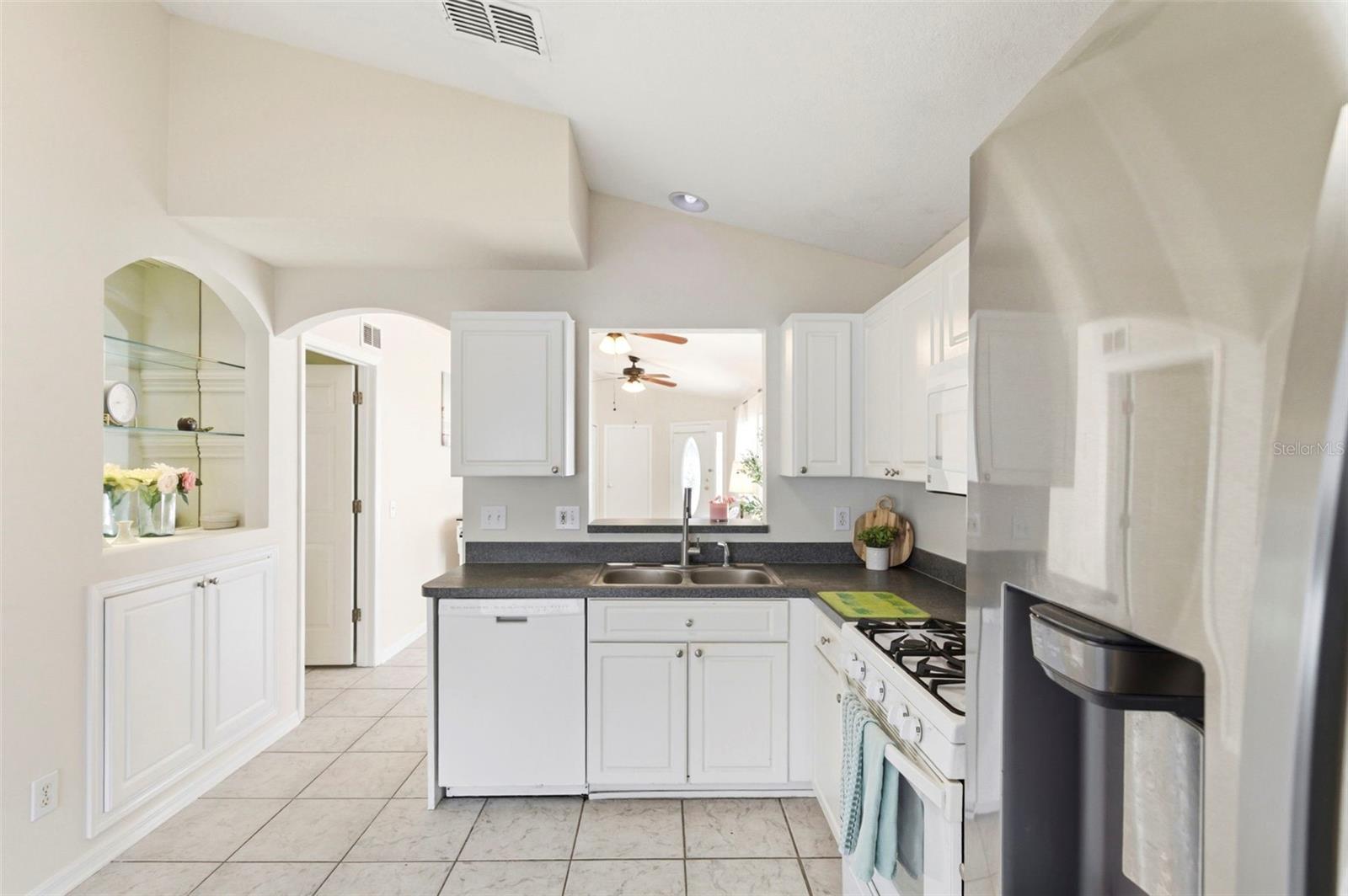 THOUSAND OAKS MULTI-FAMILY - Residential