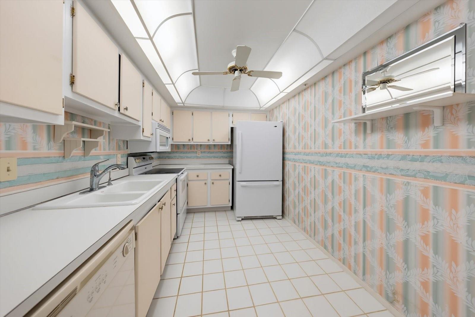 255 DOLPHIN POINT 307
