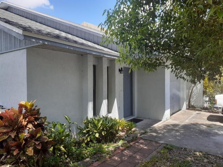 2/2 Townhouse priced to sell fast in desirable Highland Station community!  Bonus room.  Vaulted ceilings.  Walk-in closets.  Covered lanai.  New A/C.  Freshly painted exterior and new siding.  Roof 3 yrs old.  Tankless water heater.  12k spent in recent improvements.   Will not last at this price!