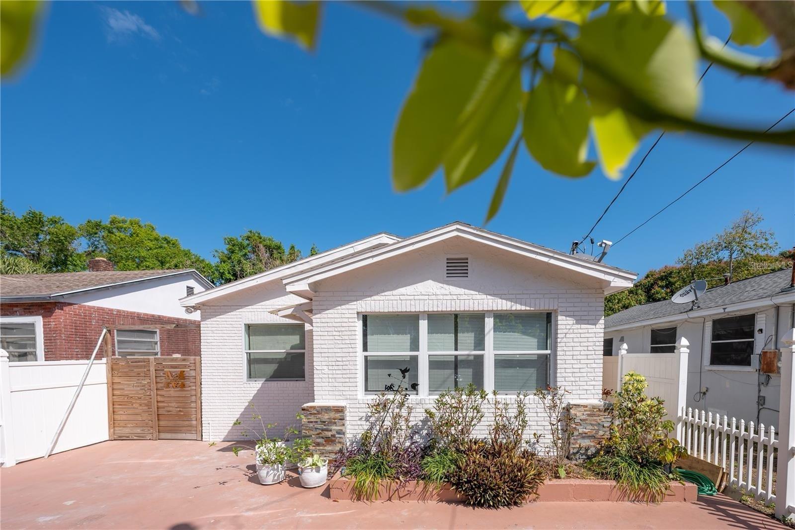MACFARLANE PARK BLOCKS 11 THRU - Residential Lease