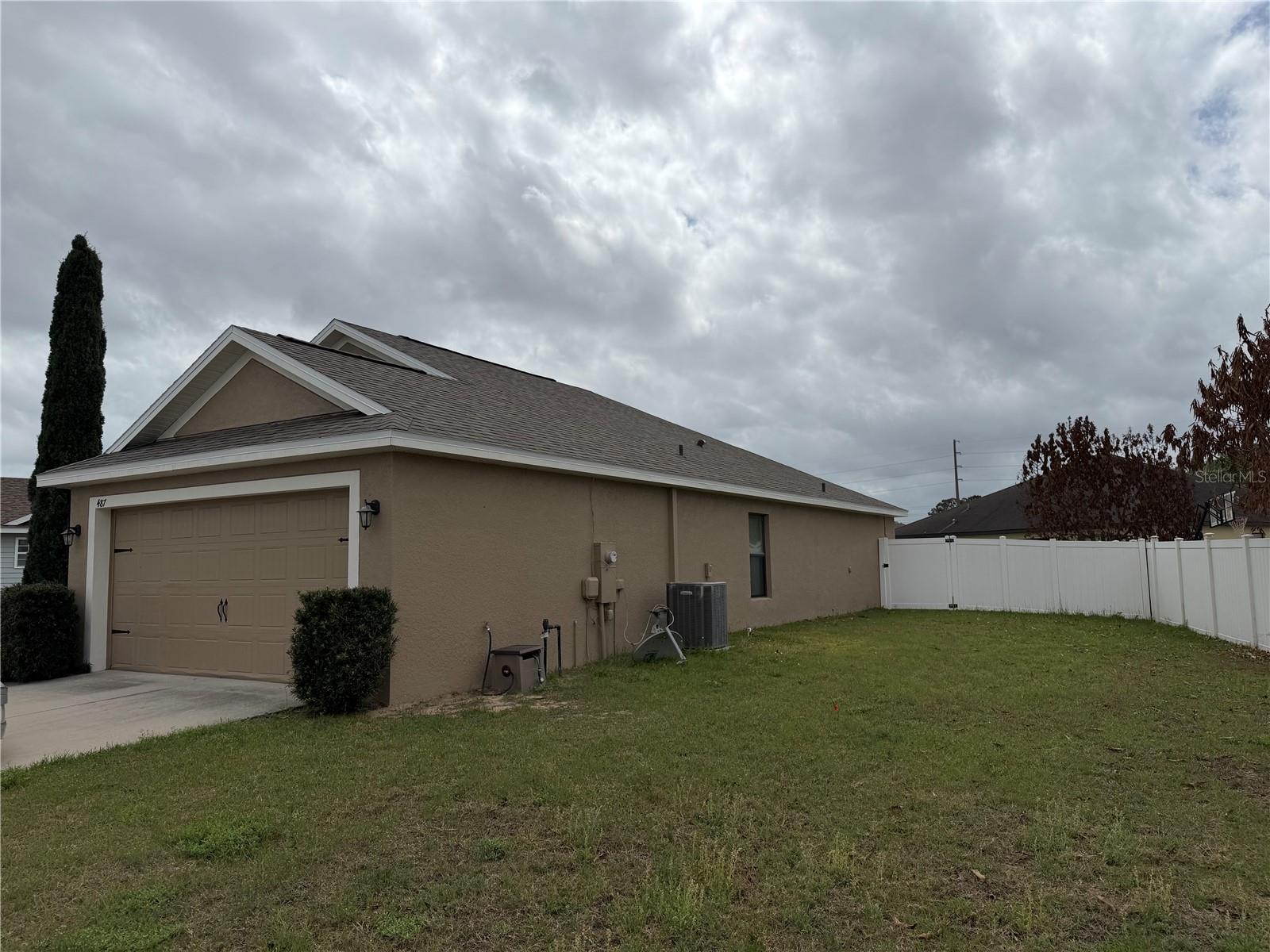 TAVARES GROVES AT BAYTREE - Residential