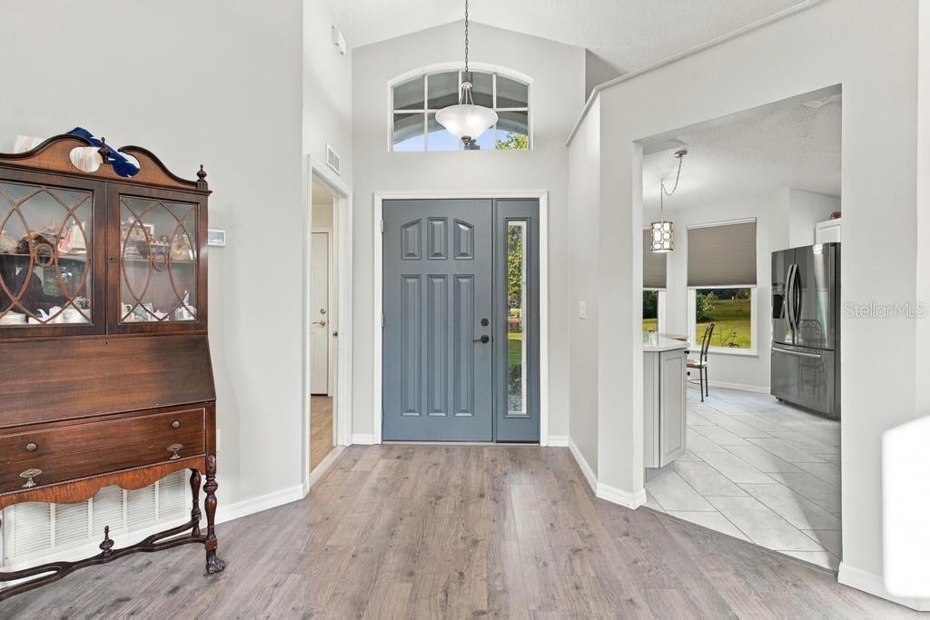 3017 E BEAUMONT LANE