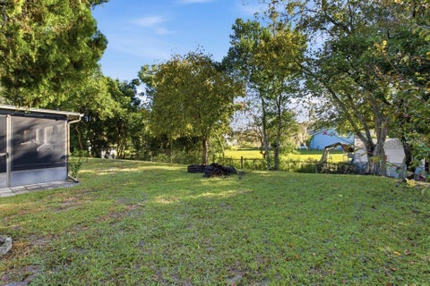 Tiny photo for 3017 E Beaumont Lane, Eustis, FL 32726 (MLS # G5119614)