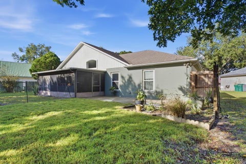 Tiny photo for 3017 E Beaumont Lane, Eustis, FL 32726 (MLS # G5119614)