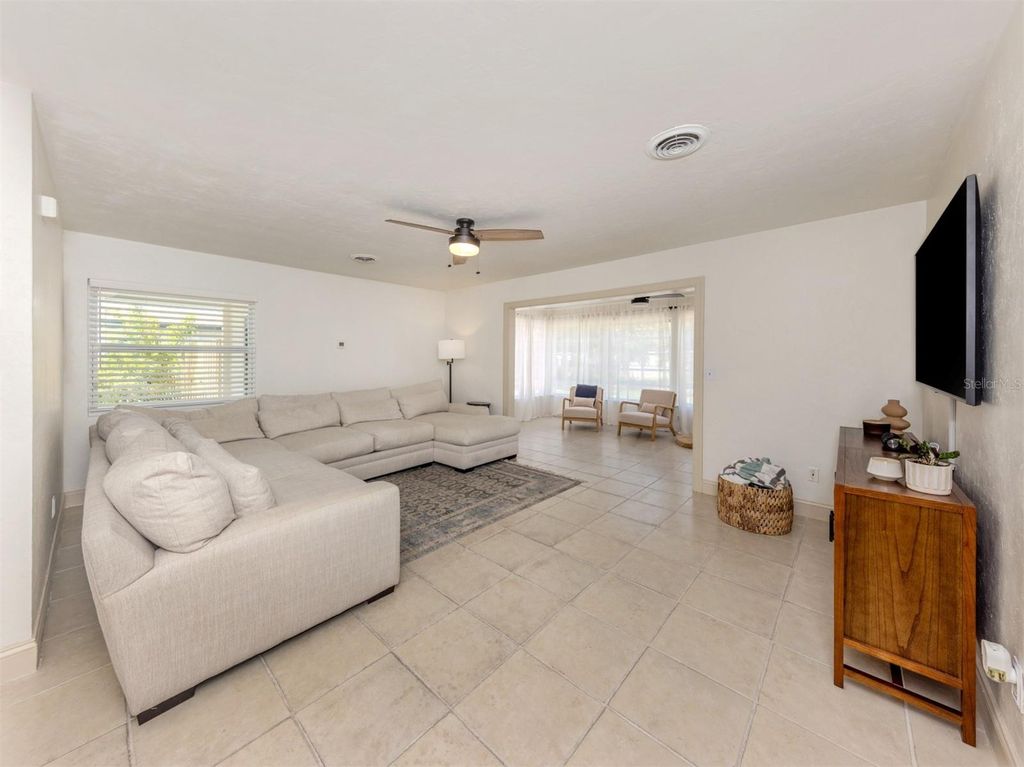 Photo of 929 Cypress Avenue, Venice, FL 34285 (MLS # N6138600)