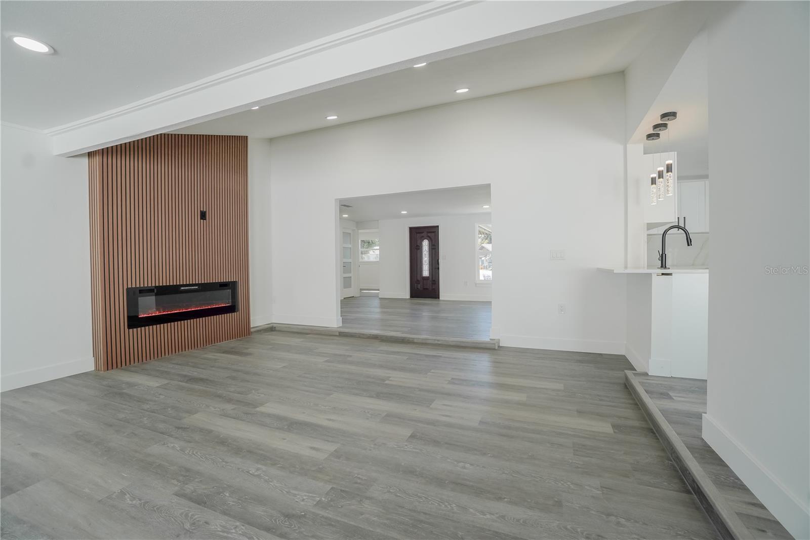 VENICE GARDENS - Residential