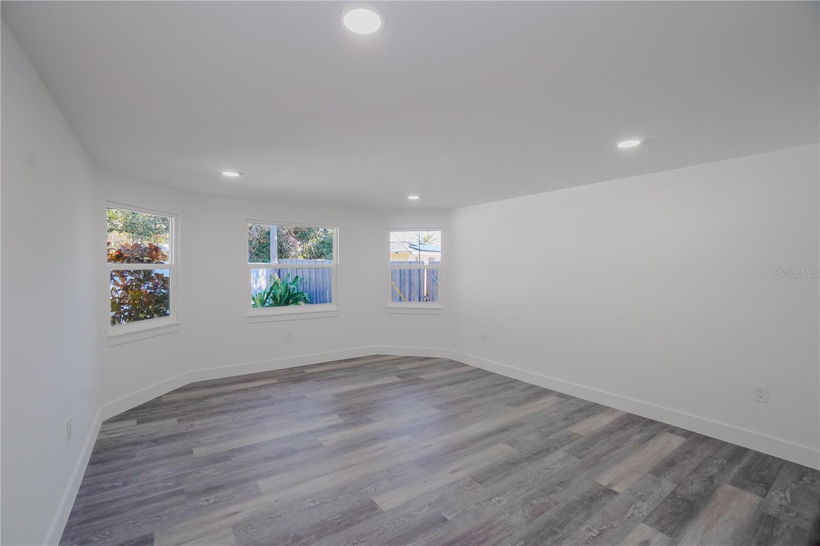 VENICE GARDENS - Residential