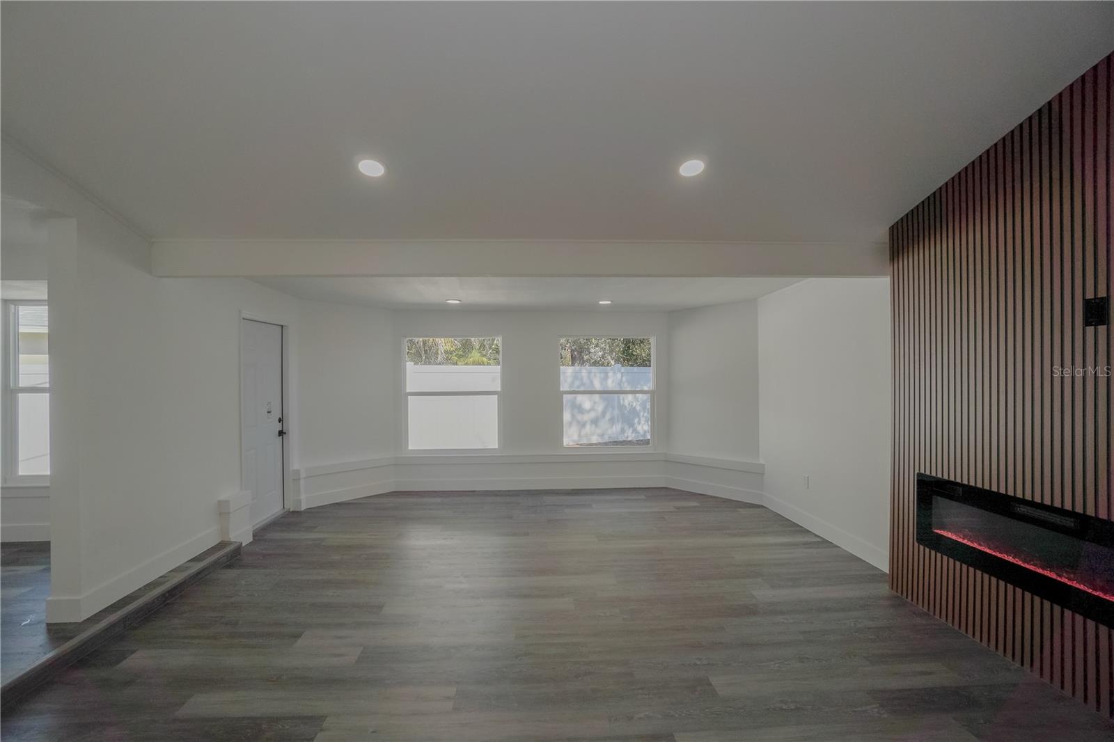 VENICE GARDENS - Residential