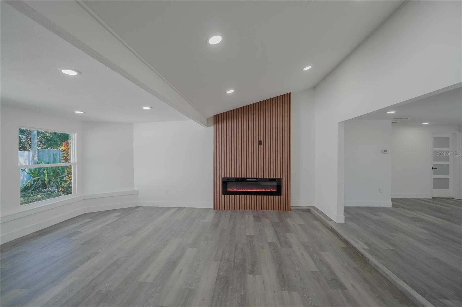 VENICE GARDENS - Residential