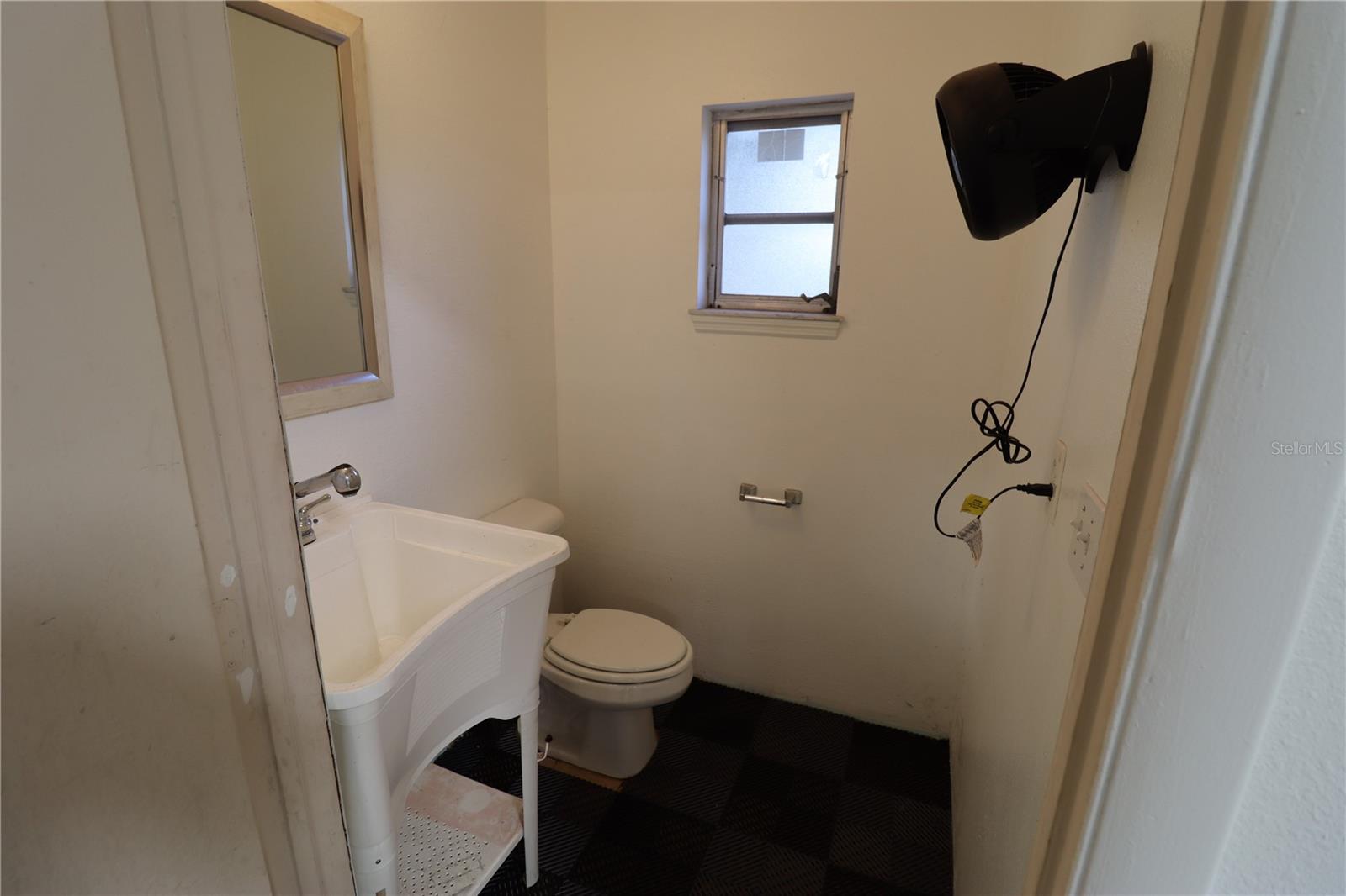 PAULSON DRIVE WAREHOUSE BLDG B - Commercial Sale