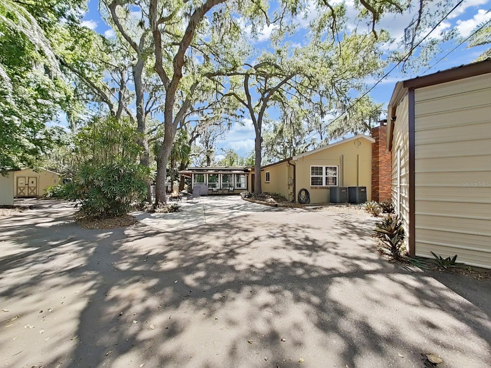 TRACERS LAKE KEEN ESTATES UNI - Residential