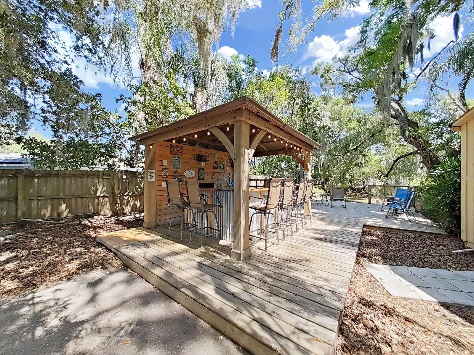 TRACERS LAKE KEEN ESTATES UNI - Residential