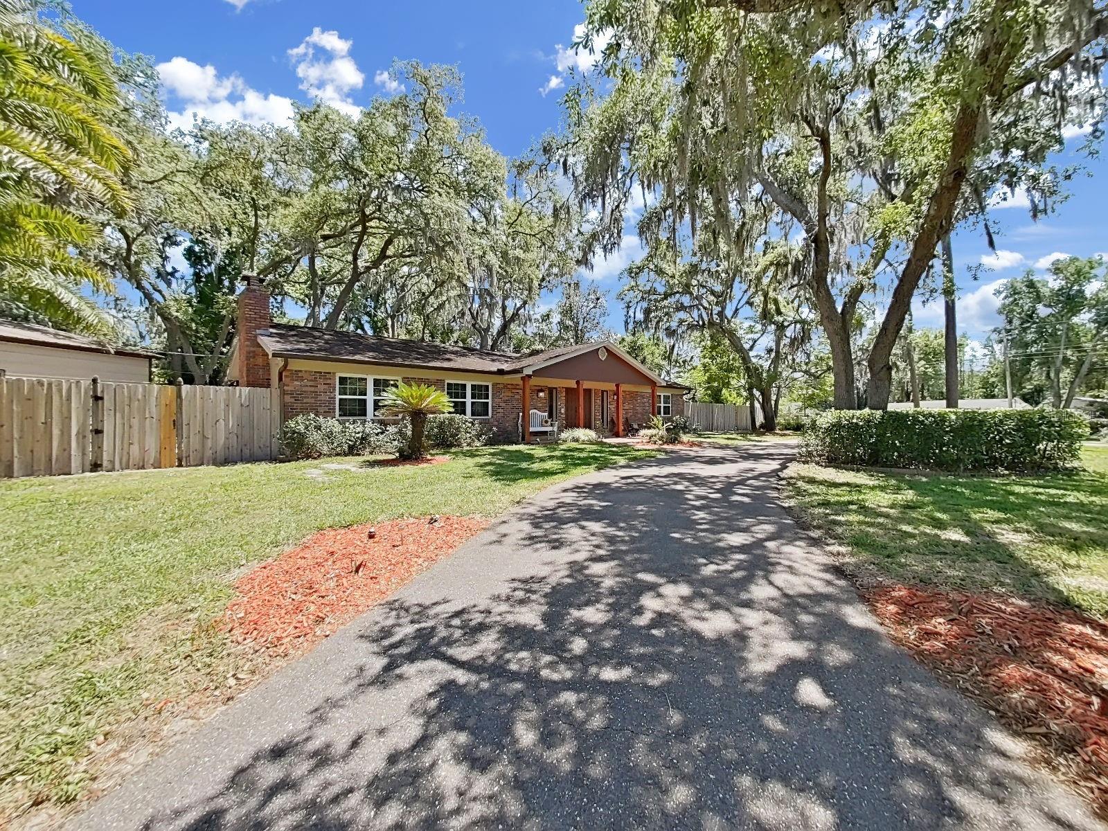 TRACERS LAKE KEEN ESTATES UNI - Residential