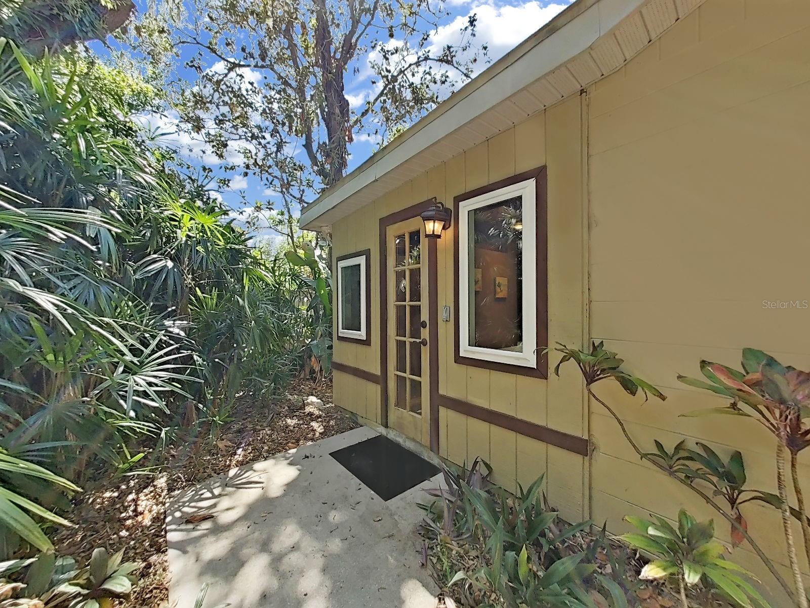 TRACERS LAKE KEEN ESTATES UNI - Residential