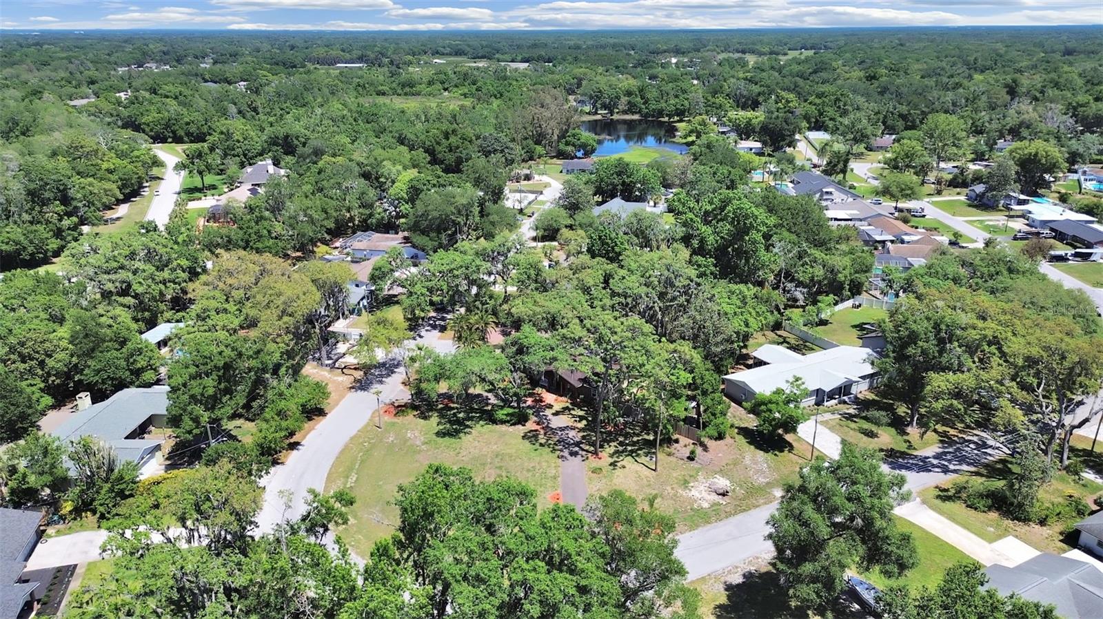 TRACERS LAKE KEEN ESTATES UNI - Residential