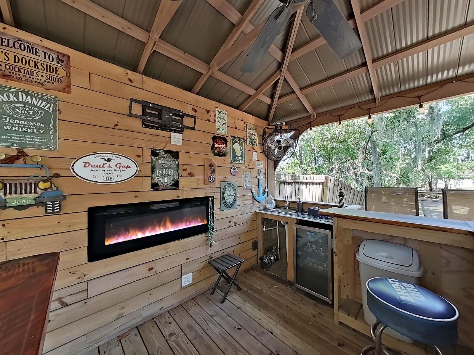 TRACERS LAKE KEEN ESTATES UNI - Residential